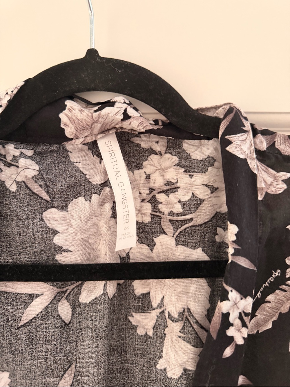Spiritual Gangster Robe - Picture 2 of 2